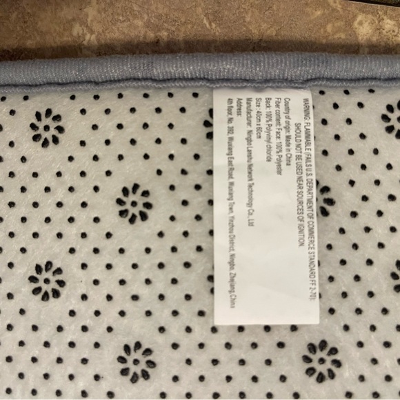 Gray Bath Mat Set - Picture 5 of 5